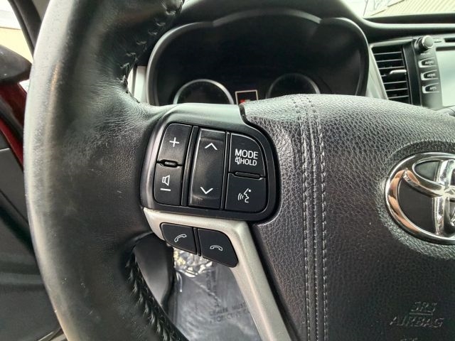 2017 Toyota Highlander SE:R2665