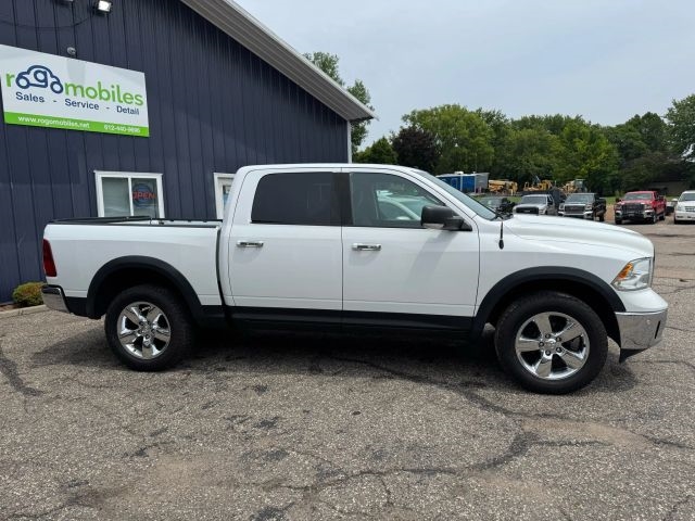 2016 Ram 1500 SLT photo 2