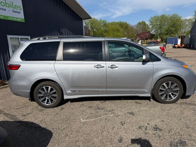 2018 Toyota Sienna Limited Premium 7-Passenger:R2664