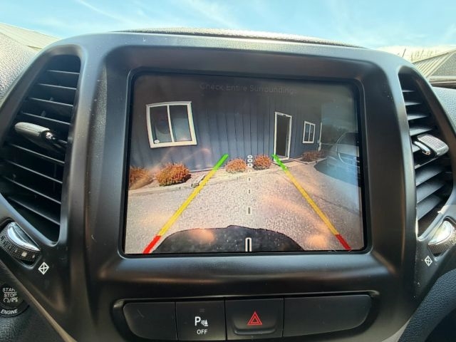 2016 Jeep Cherokee Latitude:R2669
