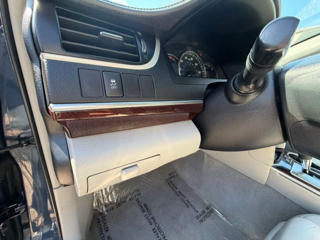 2014 Toyota Camry LE:R2663