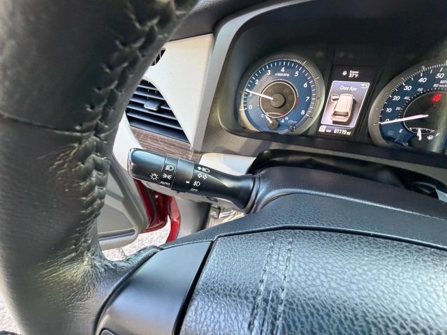 2017 Toyota Sienna XLE 7-Passenger:R2653