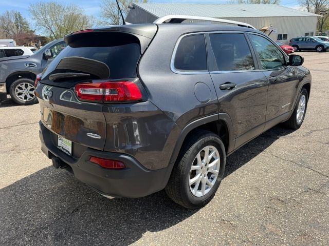 2016 Jeep Cherokee Latitude:R2669