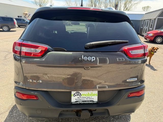 2016 Jeep Cherokee Latitude:R2669