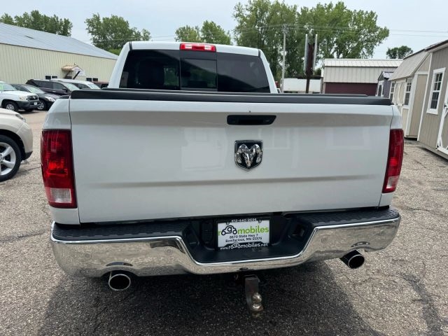 2016 Ram 1500 SLT photo 4