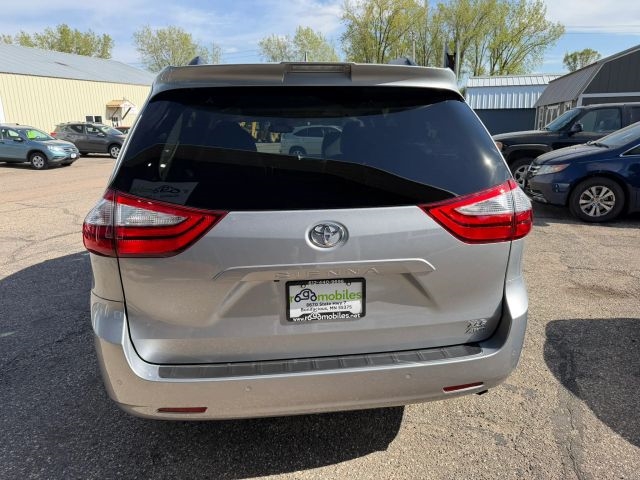 2018 Toyota Sienna Limited Premium 7-Passenger:R2664