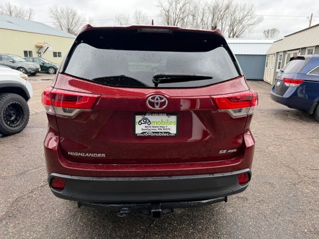 2017 Toyota Highlander SE:R2665