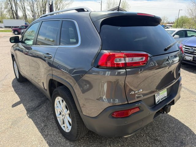 2016 Jeep Cherokee Latitude:R2669