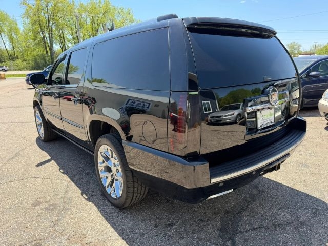 2013 Cadillac Escalade ESV Premium:R2674
