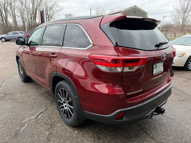 2017 Toyota Highlander SE:R2665