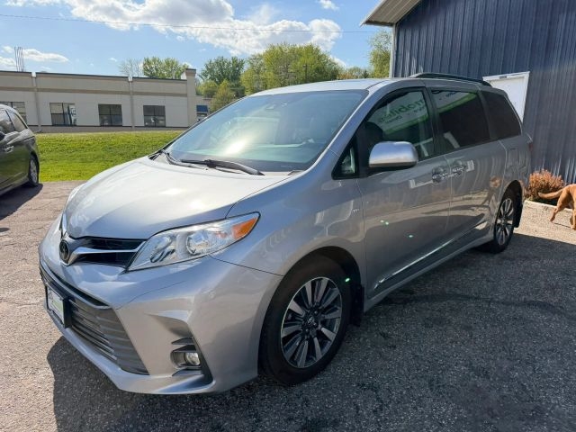 2018 Toyota Sienna Limited Premium 7-Passenger:R2664