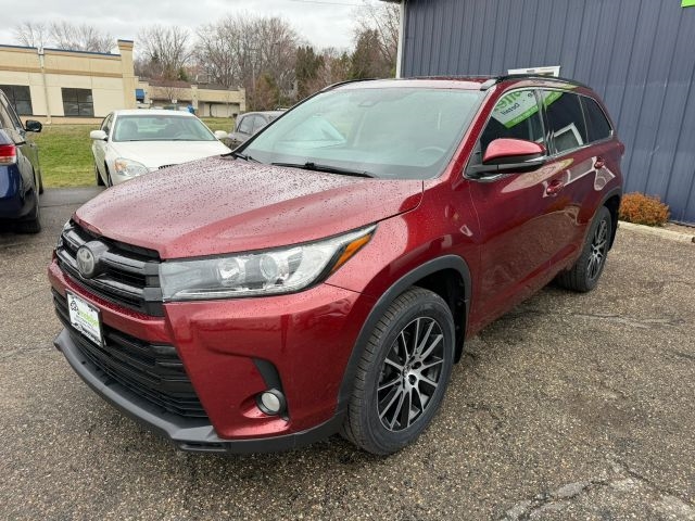 2017 Toyota Highlander SE:R2665