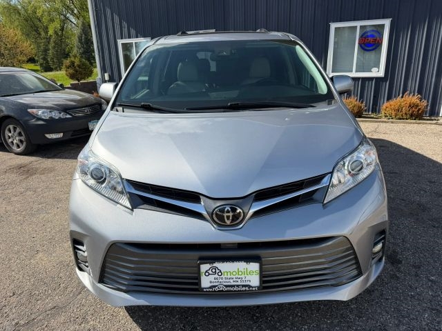2018 Toyota Sienna Limited Premium 7-Passenger:R2664
