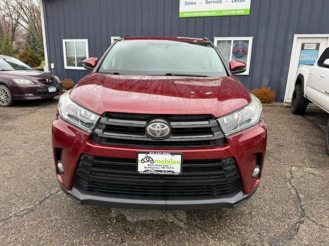 2017 Toyota Highlander SE:R2665