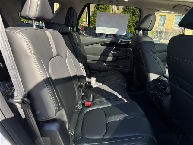 2025 Honda Pilot Touring - Photo 10