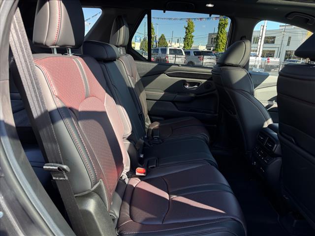 2025 Honda Pilot Black Edition - Photo 10