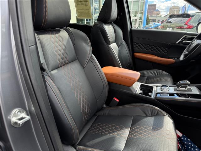 2022 Mitsubishi Outlander SEL - Photo 11