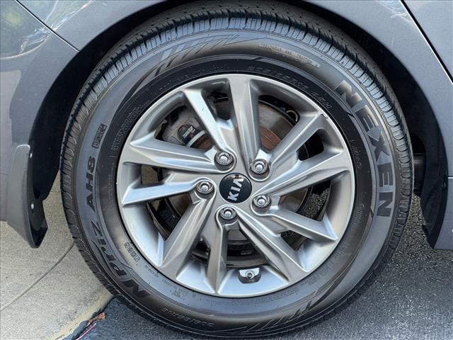 2019 Kia Optima LX - Photo 12