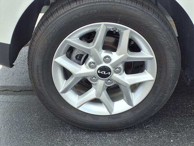 2023 Kia Soul LX - Photo 12