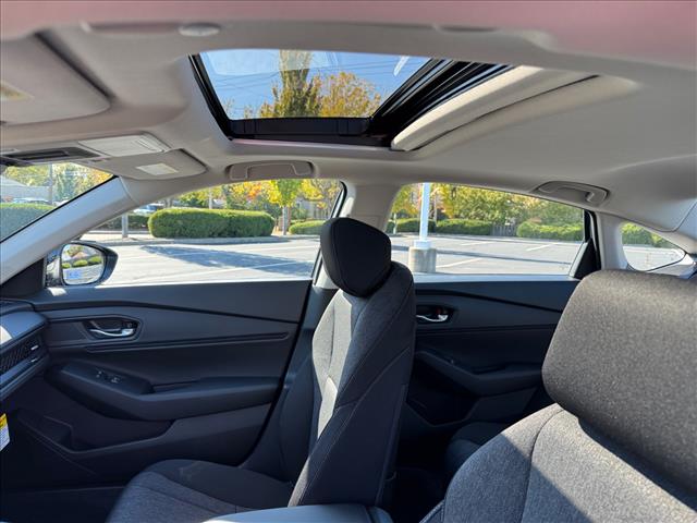 2025 Honda Accord SE - Photo 15