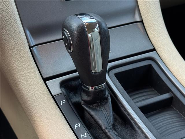2015 Ford Taurus SE - Photo 18