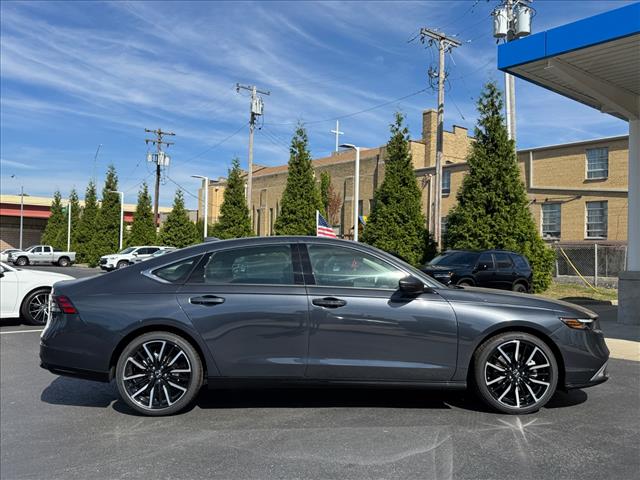 2025 Honda Accord Hybrid Touring - Photo 2