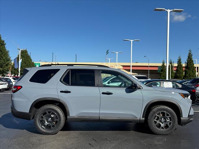 2025 Honda Pilot TrailSport - Photo 2