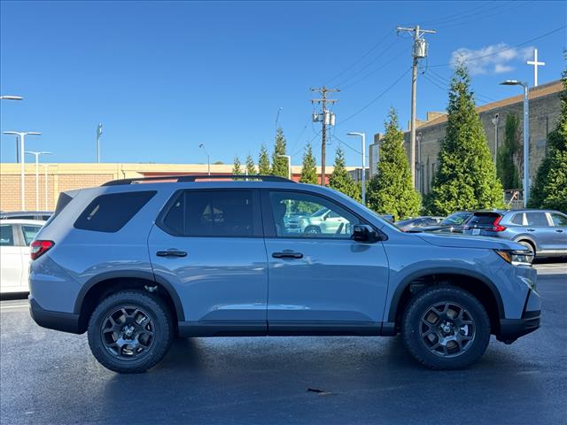 2025 Honda Pilot TrailSport - Photo 2
