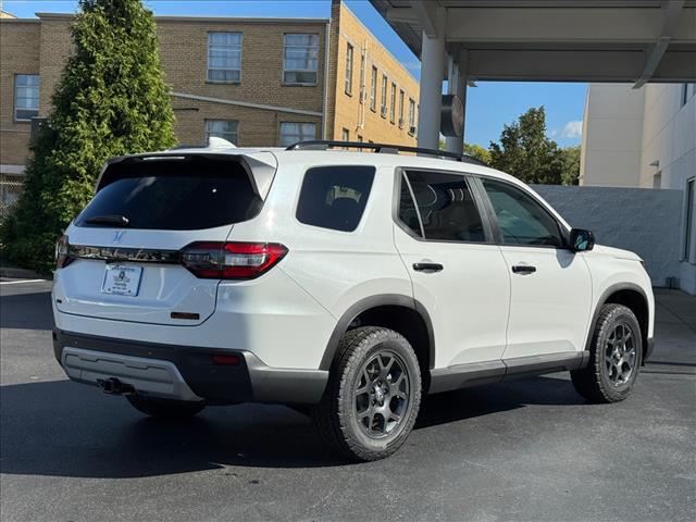 2025 Honda Pilot TrailSport - Photo 3