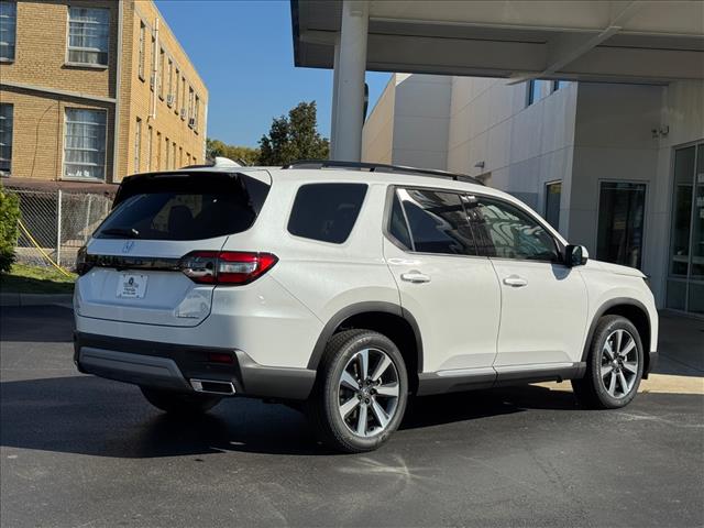 2025 Honda Pilot Touring - Photo 3