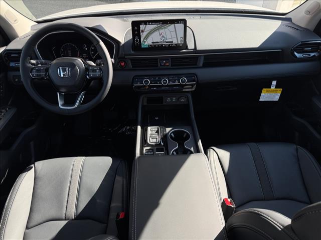 2025 Honda Pilot Touring - Photo 4