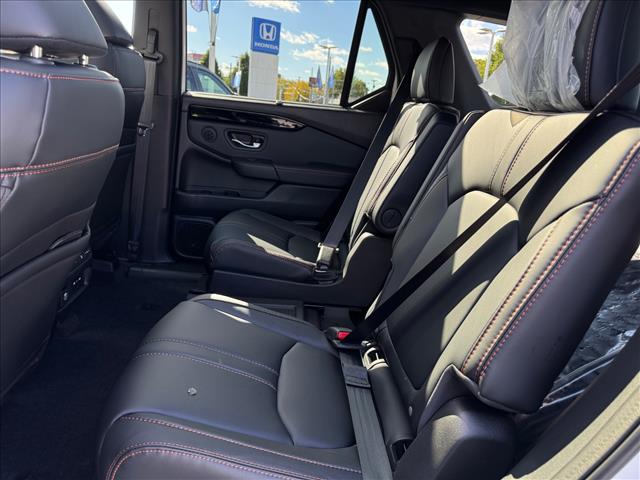 2025 Honda Pilot TrailSport - Photo 5