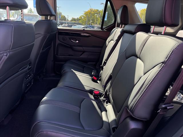 2025 Honda Pilot Touring - Photo 5
