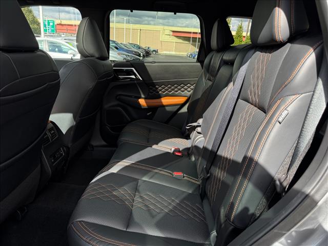 2022 Mitsubishi Outlander SEL - Photo 5