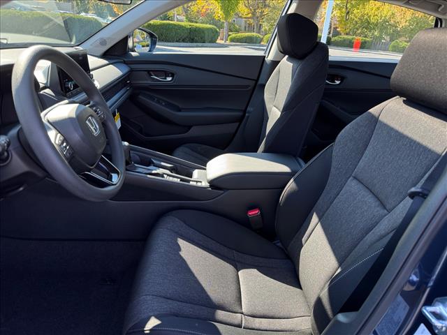 2025 Honda Accord SE - Photo 6
