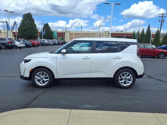 2023 Kia Soul LX - Photo 8