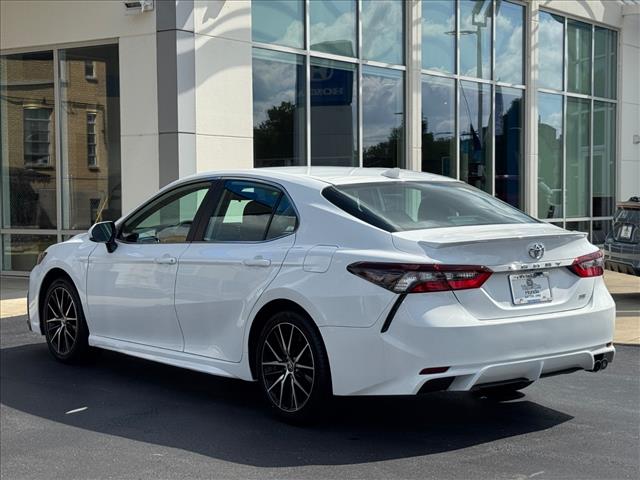 2024 Toyota Camry SE - Photo 9