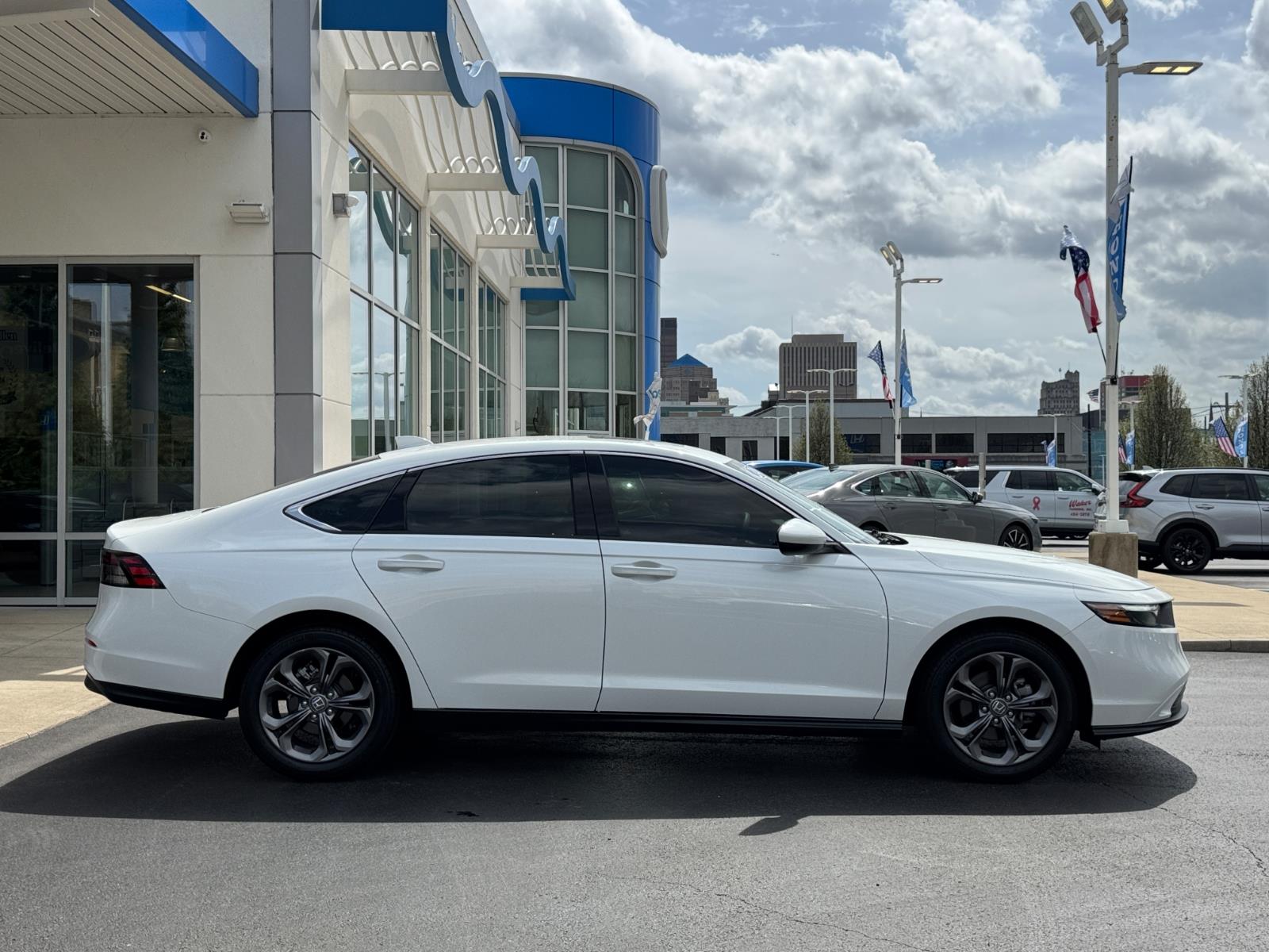 View vehicle photo 2