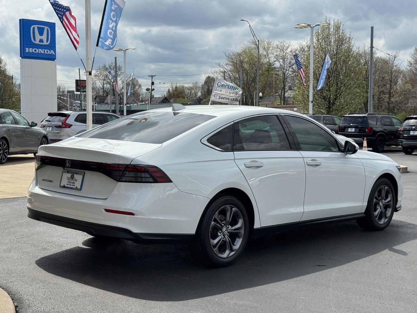 View vehicle photo 3