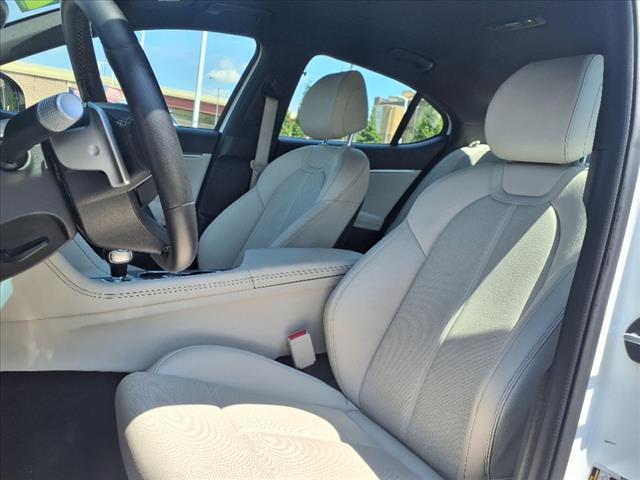 2024 Genesis G70 2.5T