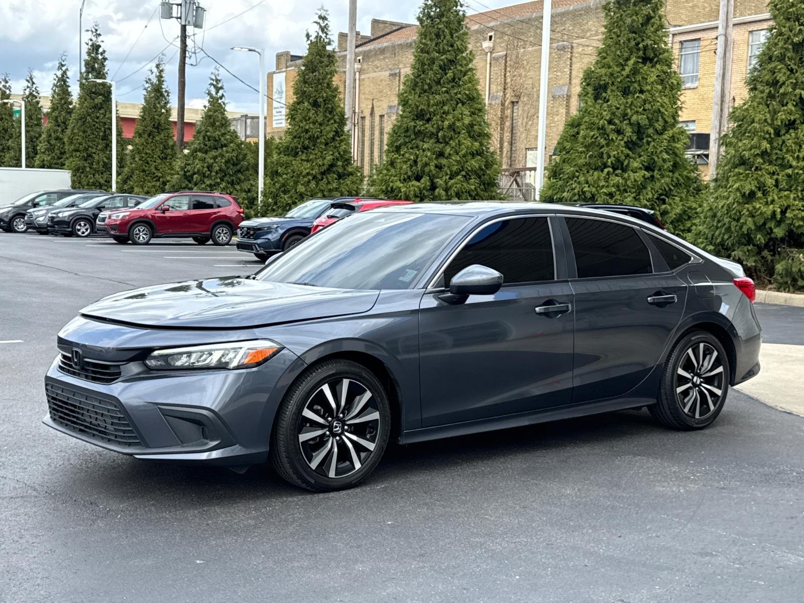 View vehicle photo 7