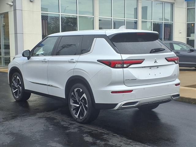 2023 Mitsubishi Outlander SE