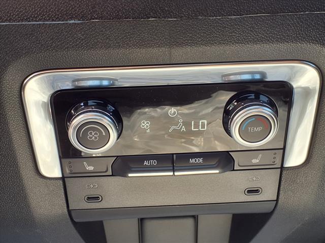 2025 GMC Yukon XL AT4