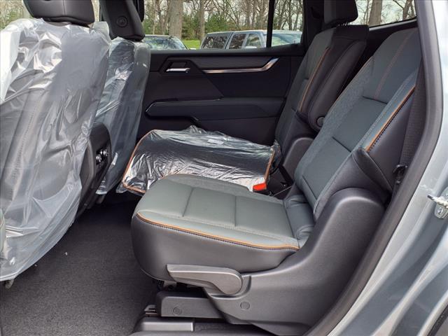 2025 GMC Acadia AT4