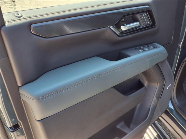 2025 GMC Yukon XL AT4