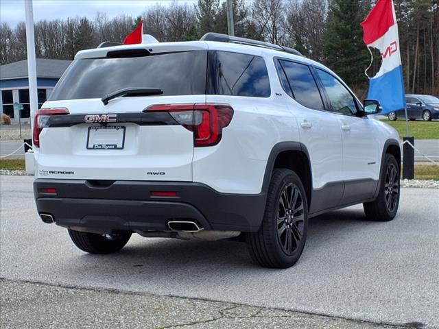 2023 GMC Acadia SLT