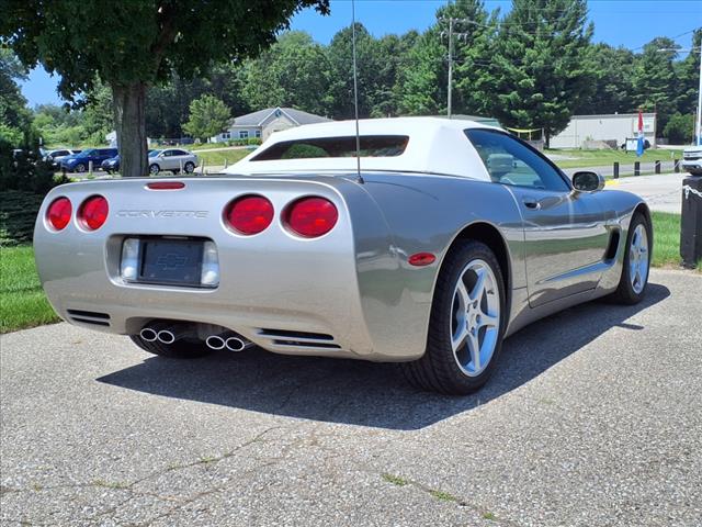 2001 Chevrolet Corvette Base