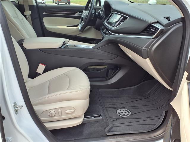 2022 Buick Enclave Essence