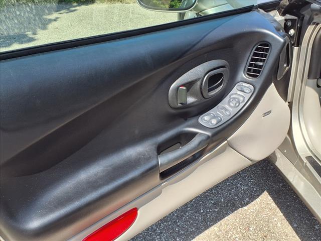 2001 Chevrolet Corvette Base