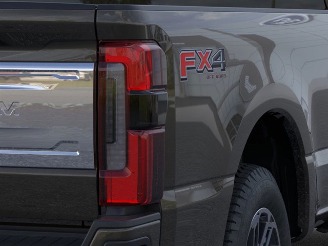 2025 Ford F-350 Super Duty PLATINUM 4WD CREW CAB 8